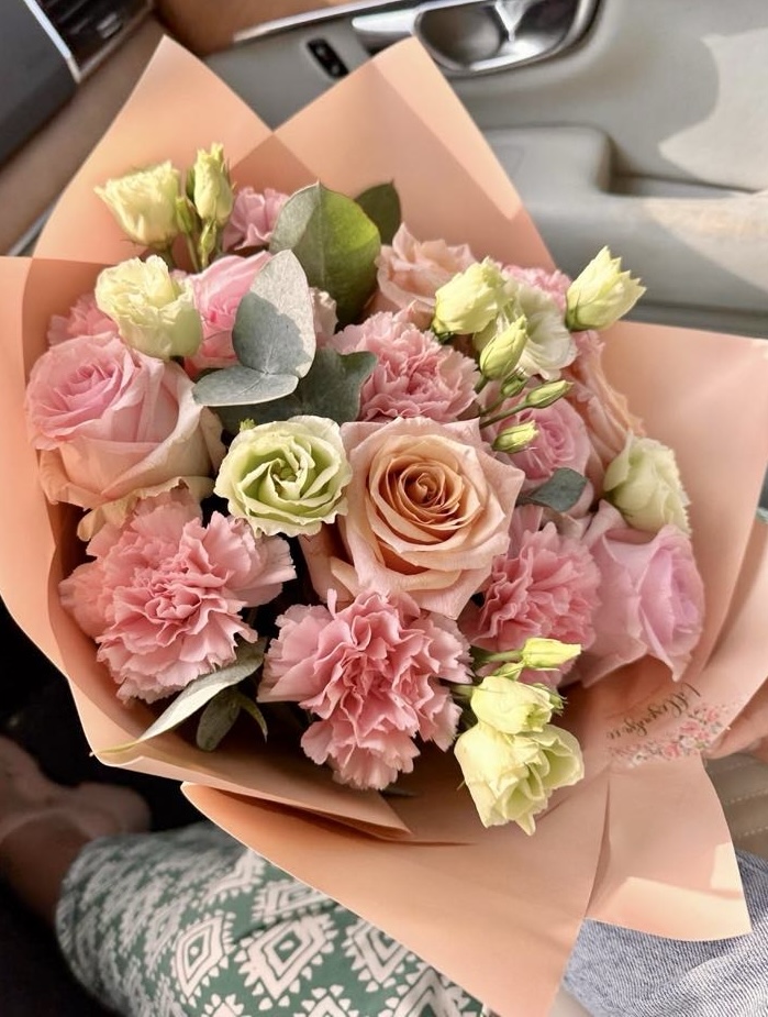 Roosa unistuse lillekimp