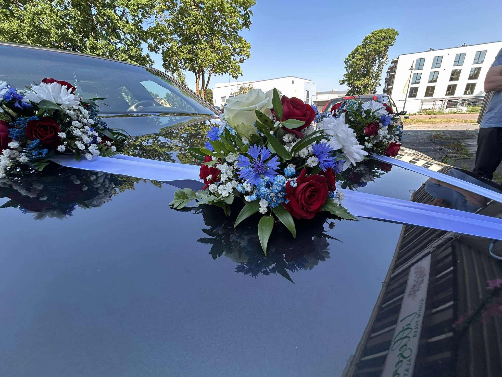 Pulmaauto kaunistused