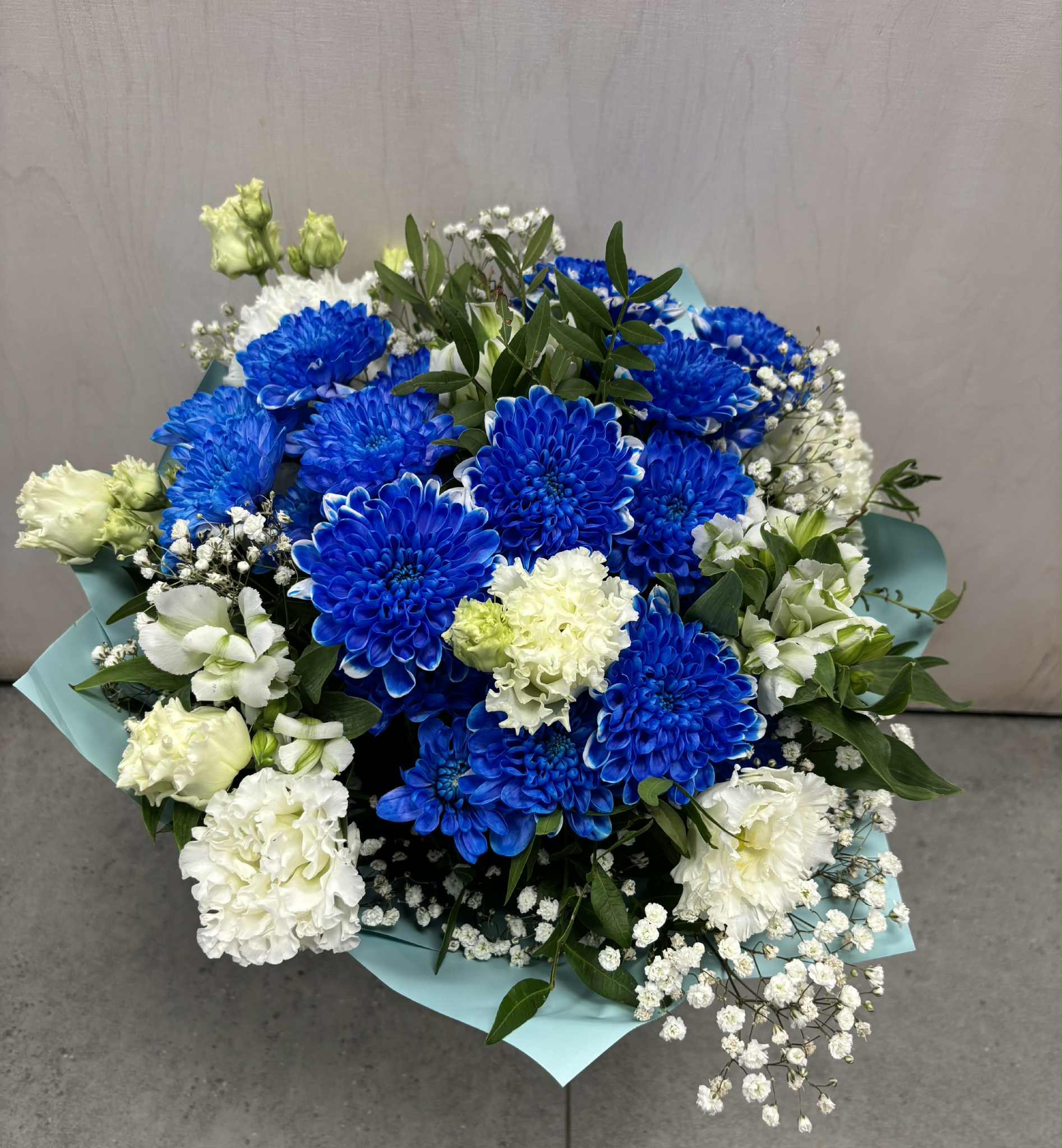 Sinise-valgega lillekimp