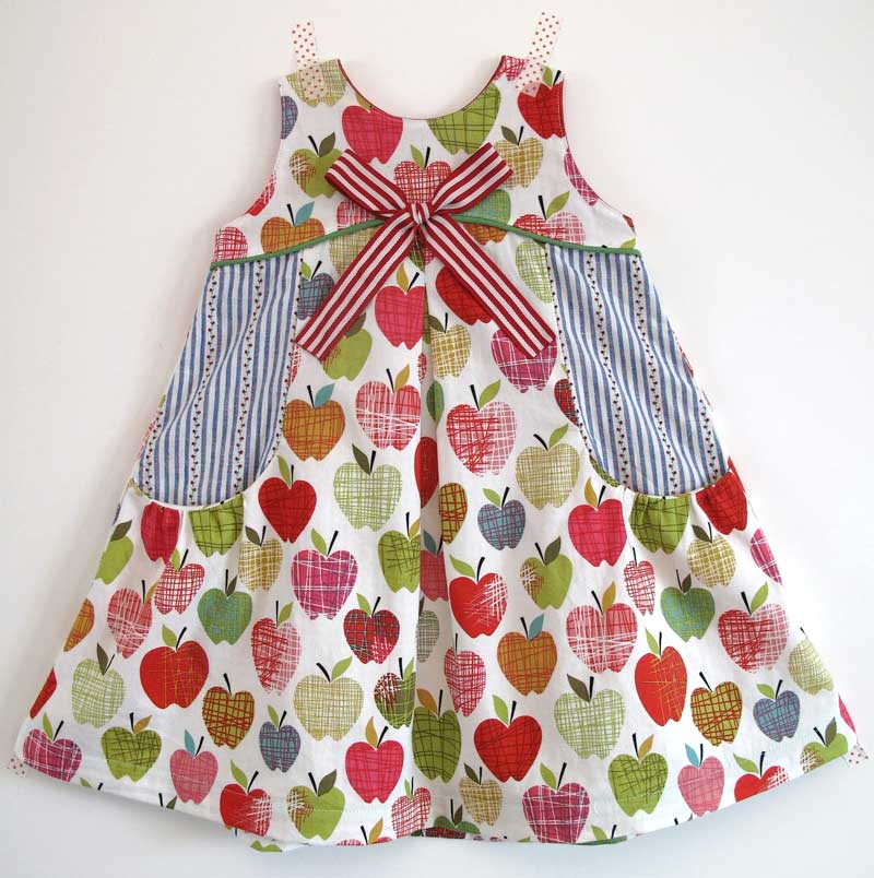 A-line dress with reverse pleats