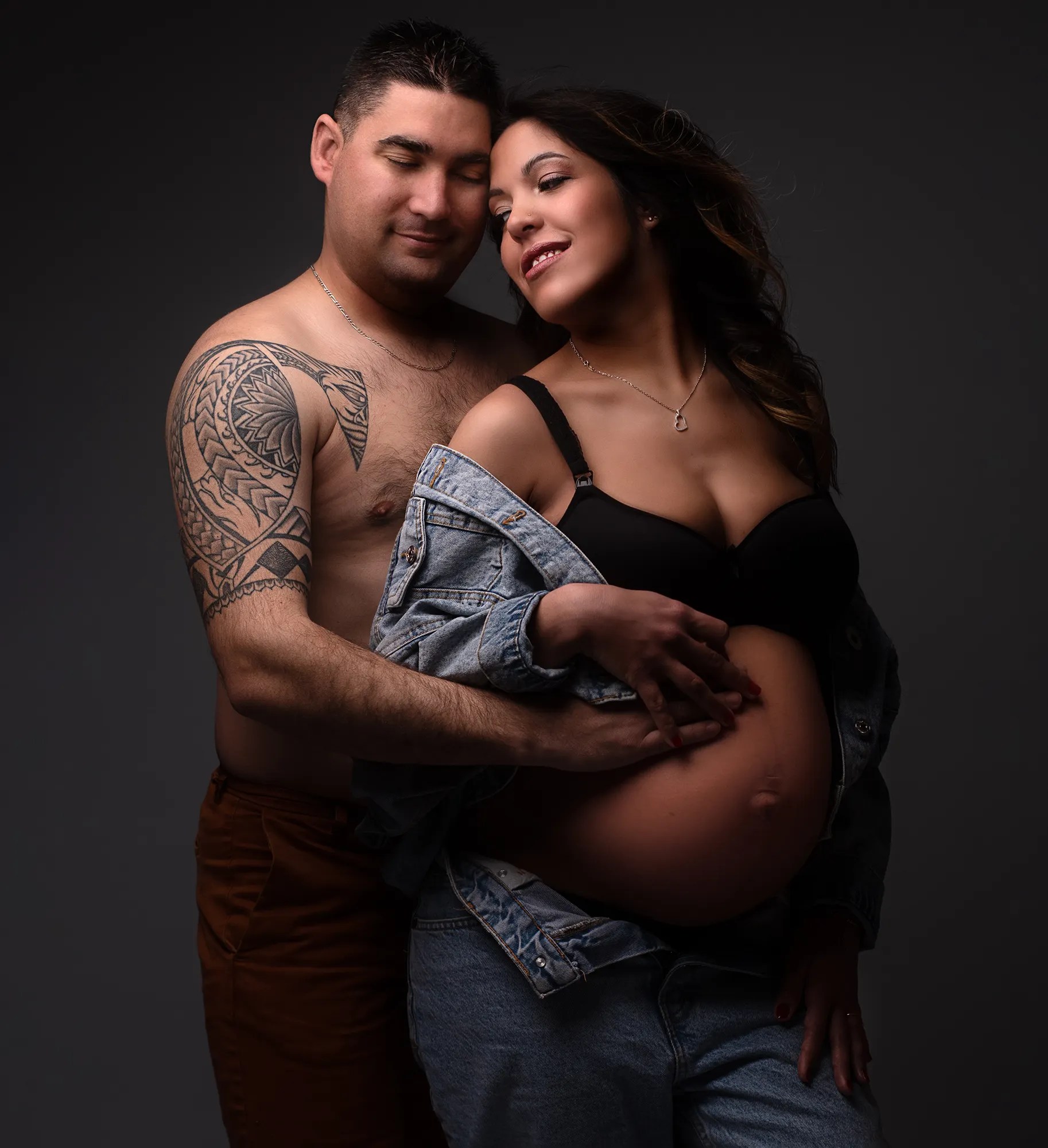 Femme Enceinte En Seance Photo Chez Lily Photographe Gap 05 Hautes Alpes Spécialiste Naissance Bébé Famille et Grossesse