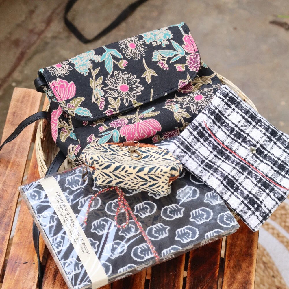 Handcrafted gift hamper