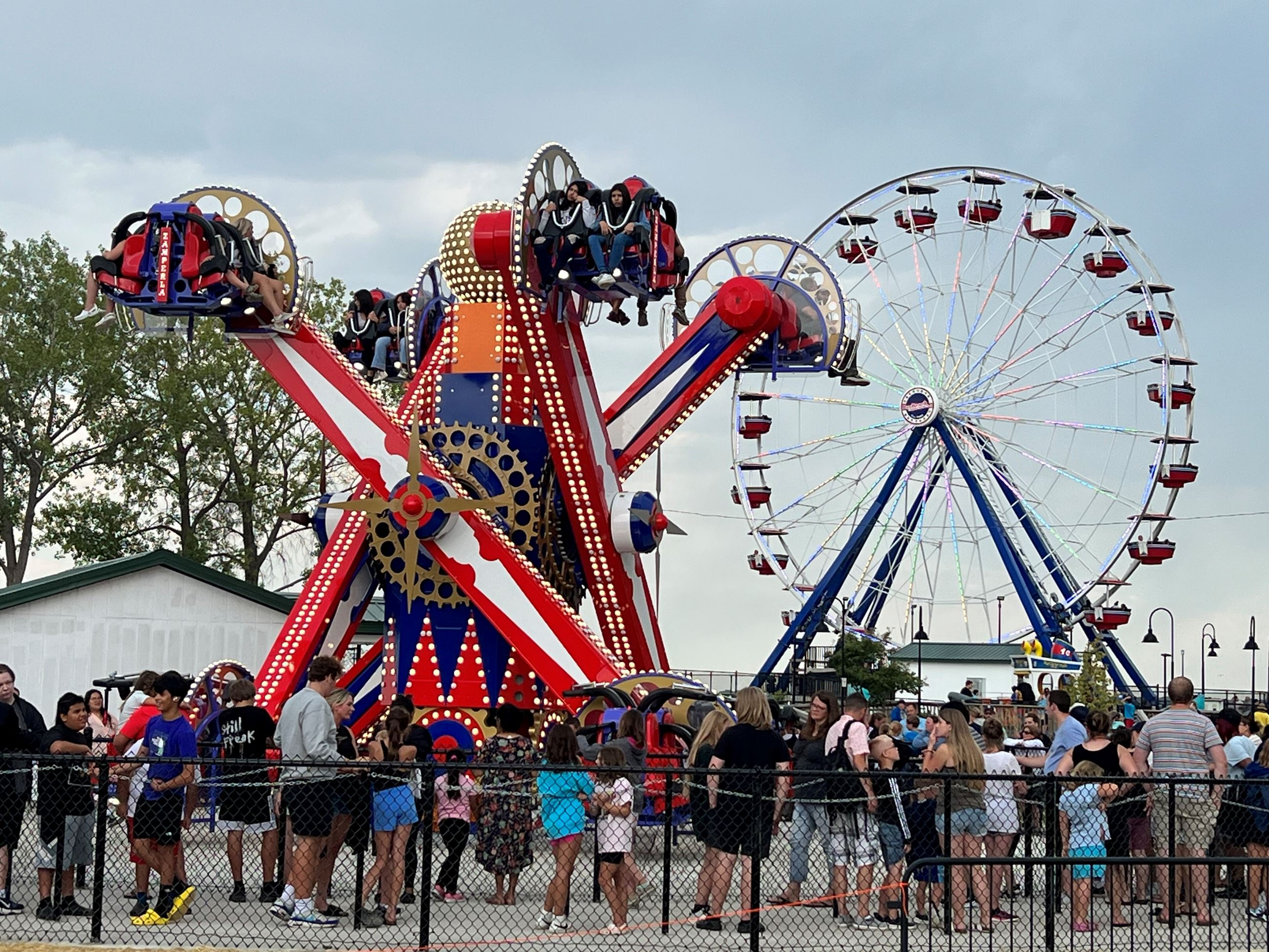 Why Bay Beach's NebulaZ Ride Is a Must-Try in 2023 – Limitless Park
