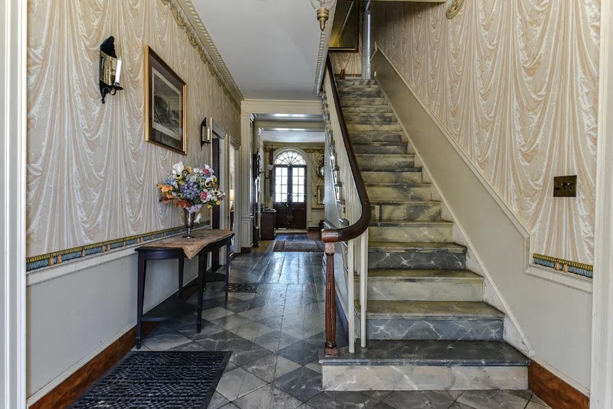 Amazing Federal Antique in Duxbury, MA Linda Merrill