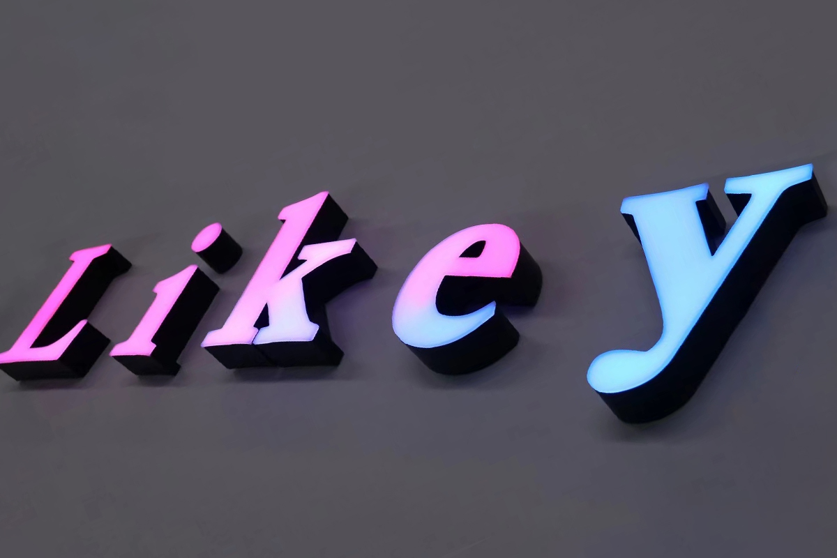 Color-Changing Lighted Sign Letters