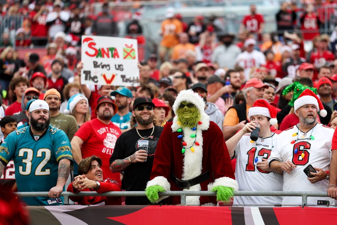 Deadspin Netflix NFL Unwrap Football For Christmas Through 2026 22172456 