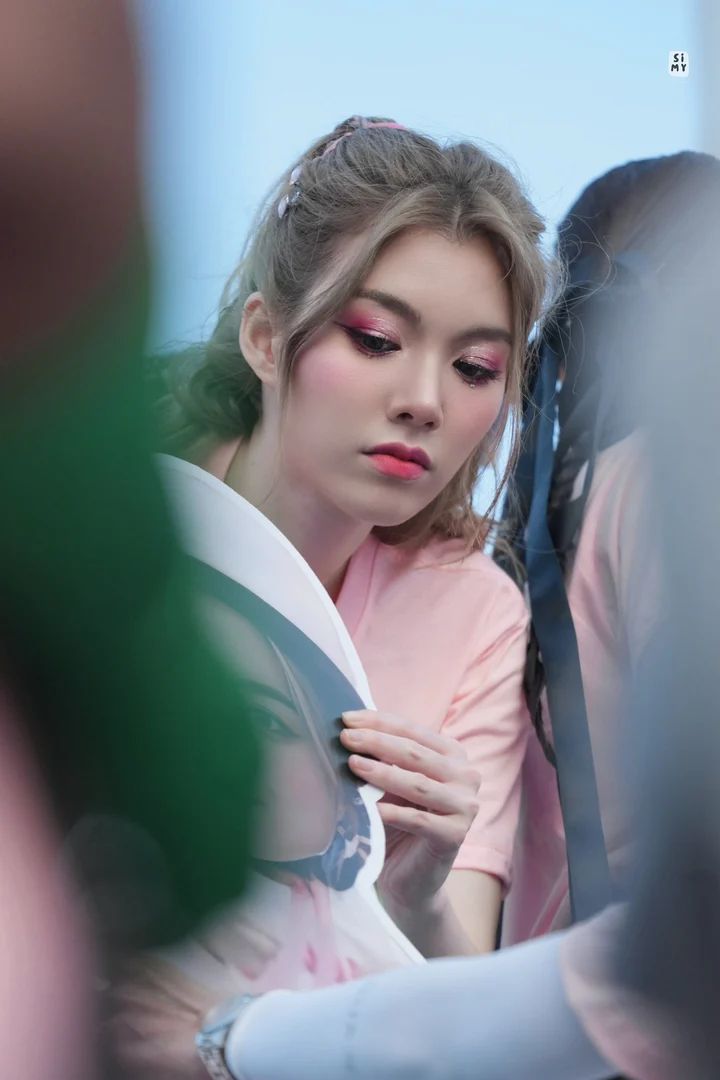 Ch 3003 - Creative Light Art - Desktop