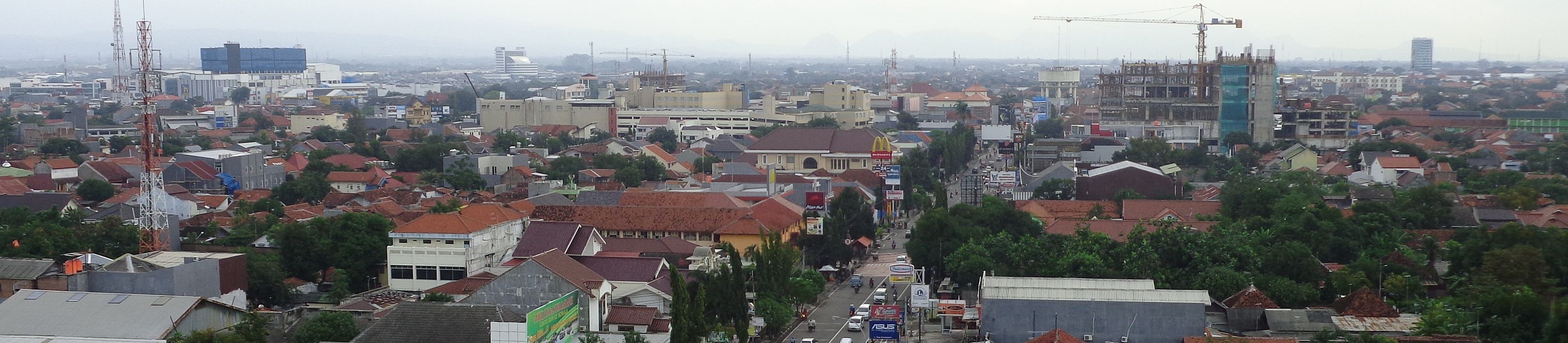 Cirebon adalah kota asal ayah saya