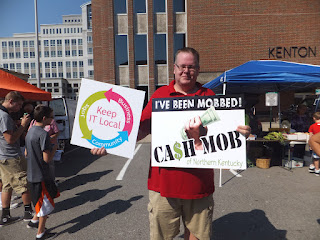 CASHMOBFARMERSMKT 003