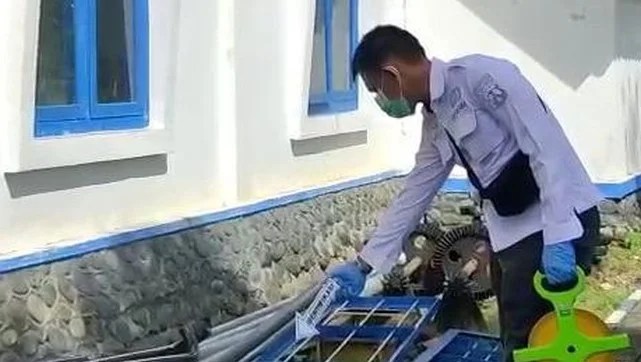 Petugas Melakukan olah TKP