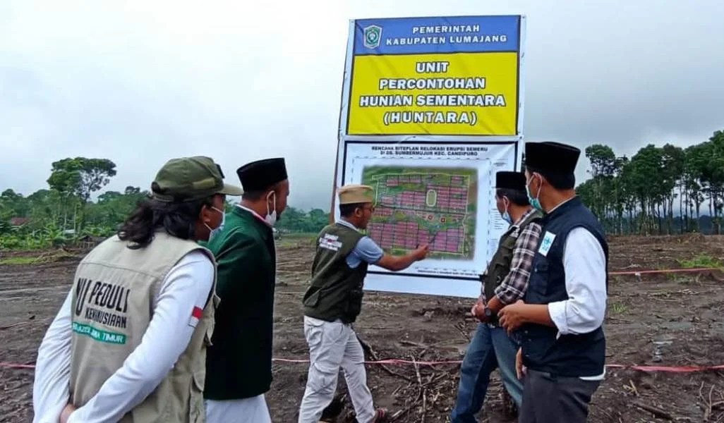 Pembangunan Rumah Hunian Sementara di Sekitar Gunung Semeru