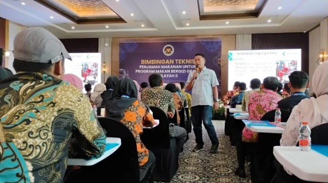 Bimtek Penjamah Makanan untuk program MBG di Pacitan. Sumber foto: www.detik.com