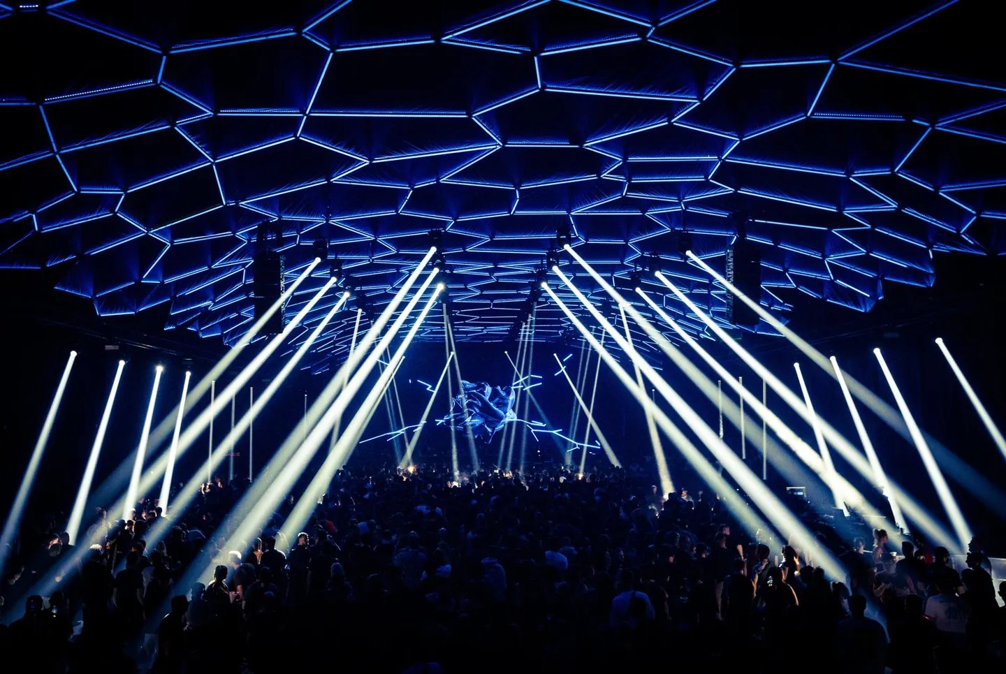 Time Warp. Courtesy of Tobias Greitzketogis.