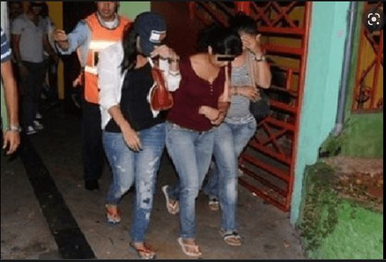 مداهمة فندق بمحيط المحطة يحتضن العاهرات ينتهي باعتقال 14 شخص