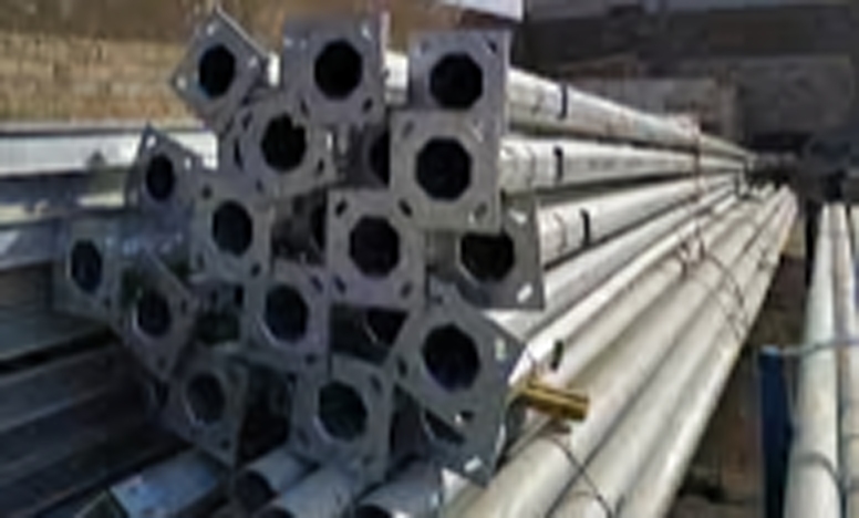 أزواغ يسحب رخصة أعمدة الإنارة من تجزئة “تيبورو” بسبب خروقات تمس أملاك الخواص