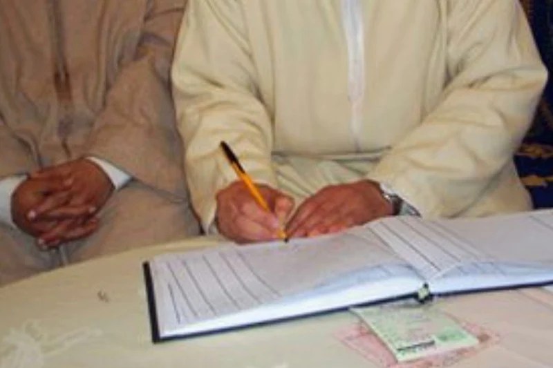 شلل التوثيق العدلي بالمغرب: إضراب العدول يجمّد آلاف عقود الزواج والمعاملات يومياً