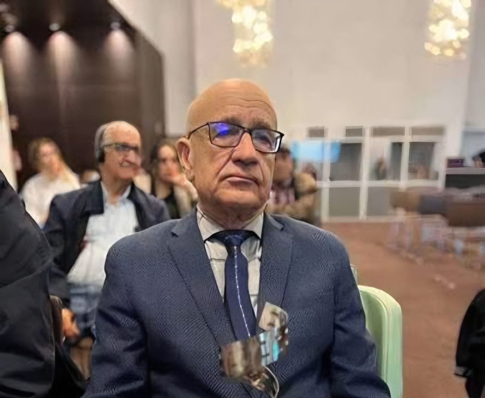 المحامي المعزول الفهيمي يواجه رئيس مجلس الإقليم: “جمّد ملفات نزع الملكية وأغرق المجلس في التعويضات”