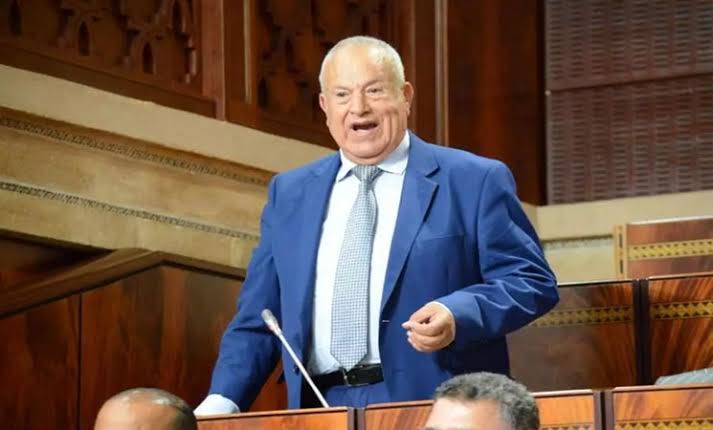 البرلماني ابركان يطرق باب وزارة النقل مجدداً للمطالبة بتعزيز الرحلات الجوية ومقصورات النوم بالقطار لفائدة ساكنة الناظور