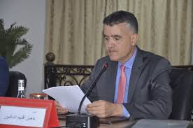 عامل إقليم الناظور يجتمع برؤساء الجماعات لتعزيز حكامة التدبير وتحسين جودة الخدمات العمومية