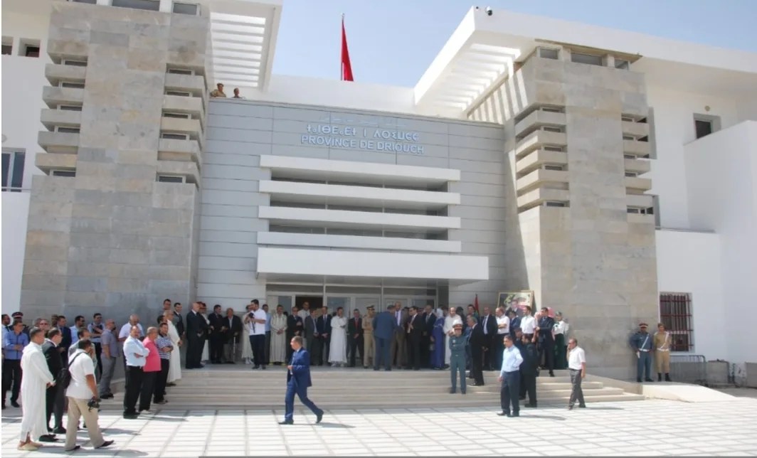 الدريوش.. مستشارون وفعاليات مدنية يستنكرون على رئيس المجلس الإقليمي ما وصفوه بـالابتزاز الانتخابي ويدعون عامل الإقليم إلى التدخل