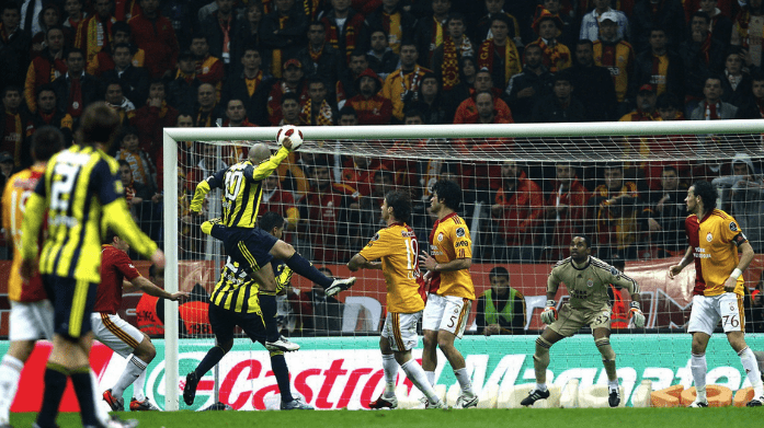 Çeyrek final etabında karşılaşacak olan iki ekip, . FenerbahÃ§e ile Galatasaray ArasÄ±nda Oynanan KarÅÄ±laÅmalarda ÃekilmiÅ En Ä°konik 13 FotoÄraf