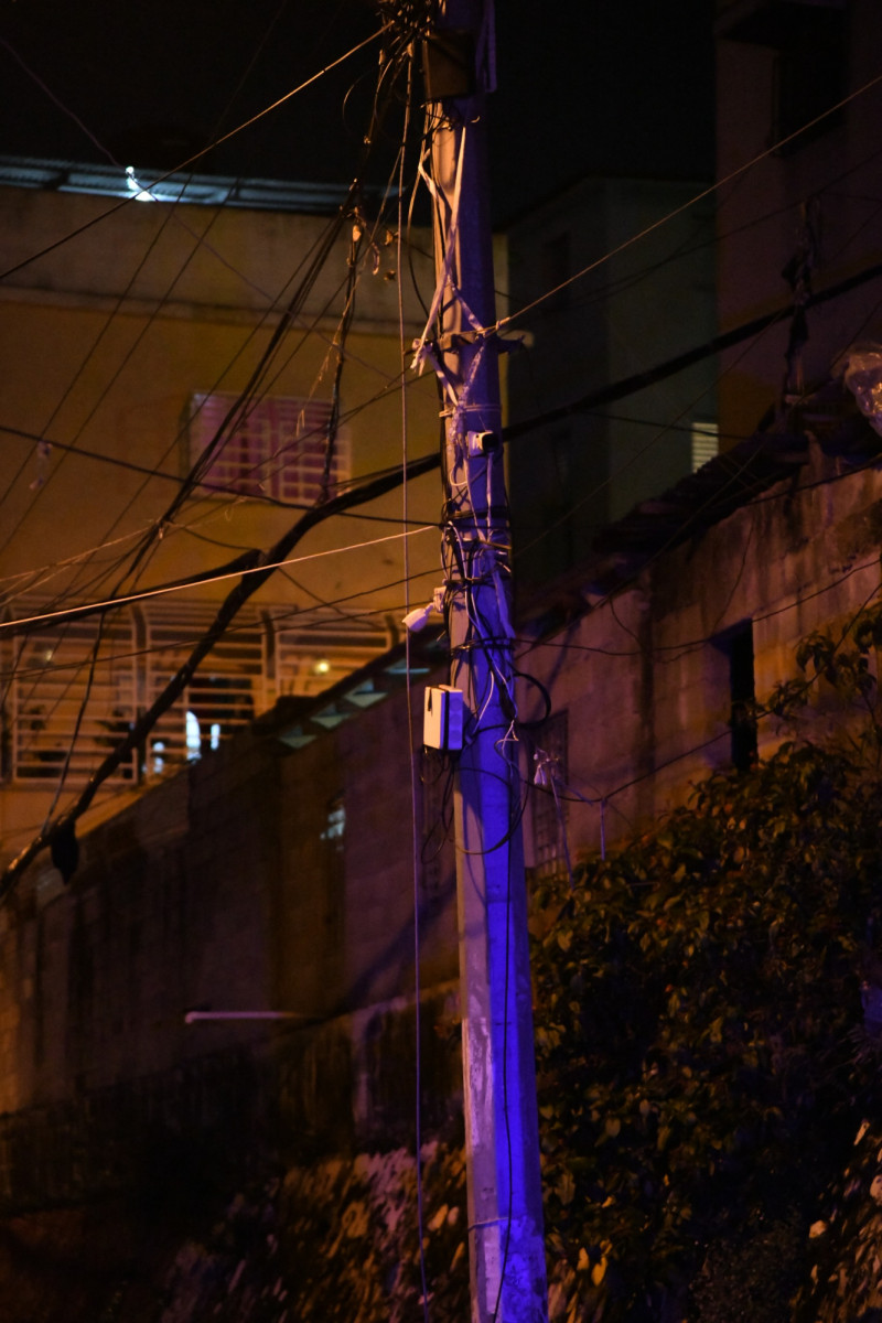 Sistema de videovigilancia utilizado por delincuentes, según confirmaron residentes y agentes policiales, en Guachupita, sector del Distrito Nacional.