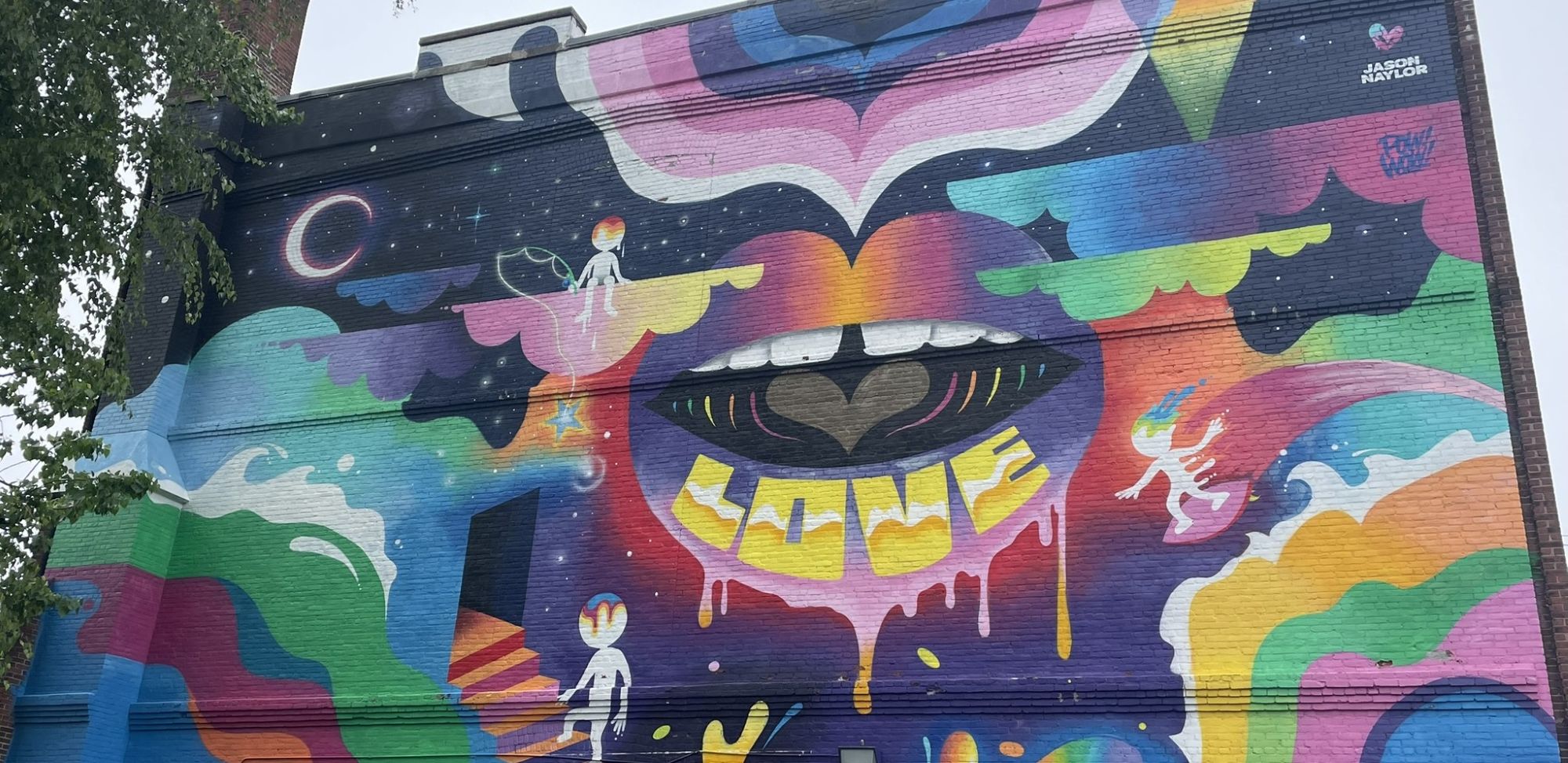◯ユニーク・クリエーションズ社製サイン入りレディ フェイスマスクウォールアート Take a Family-Friendly Street Art Tour in Worcester, MA