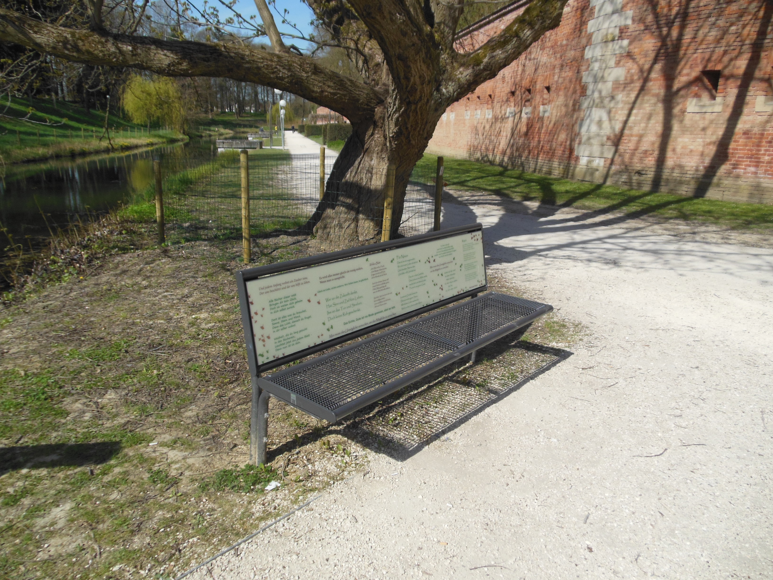 Neu-Ulm – C O N = L I B R I 2448_x_3264_jpg