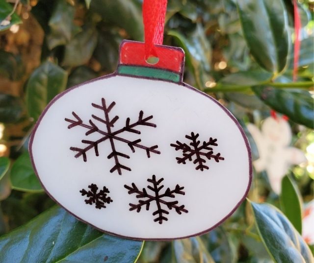 shrinky dink christmas ornaments with free printable patterns