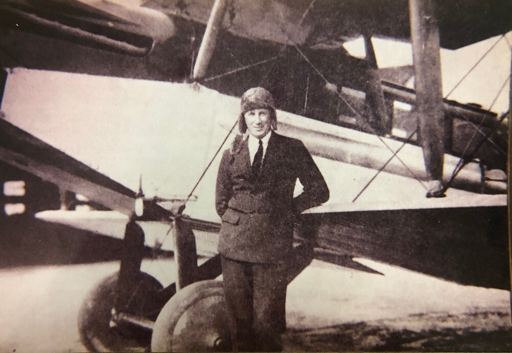 Sidney Cotton Medium - 4K Vintage Textures for Desktop