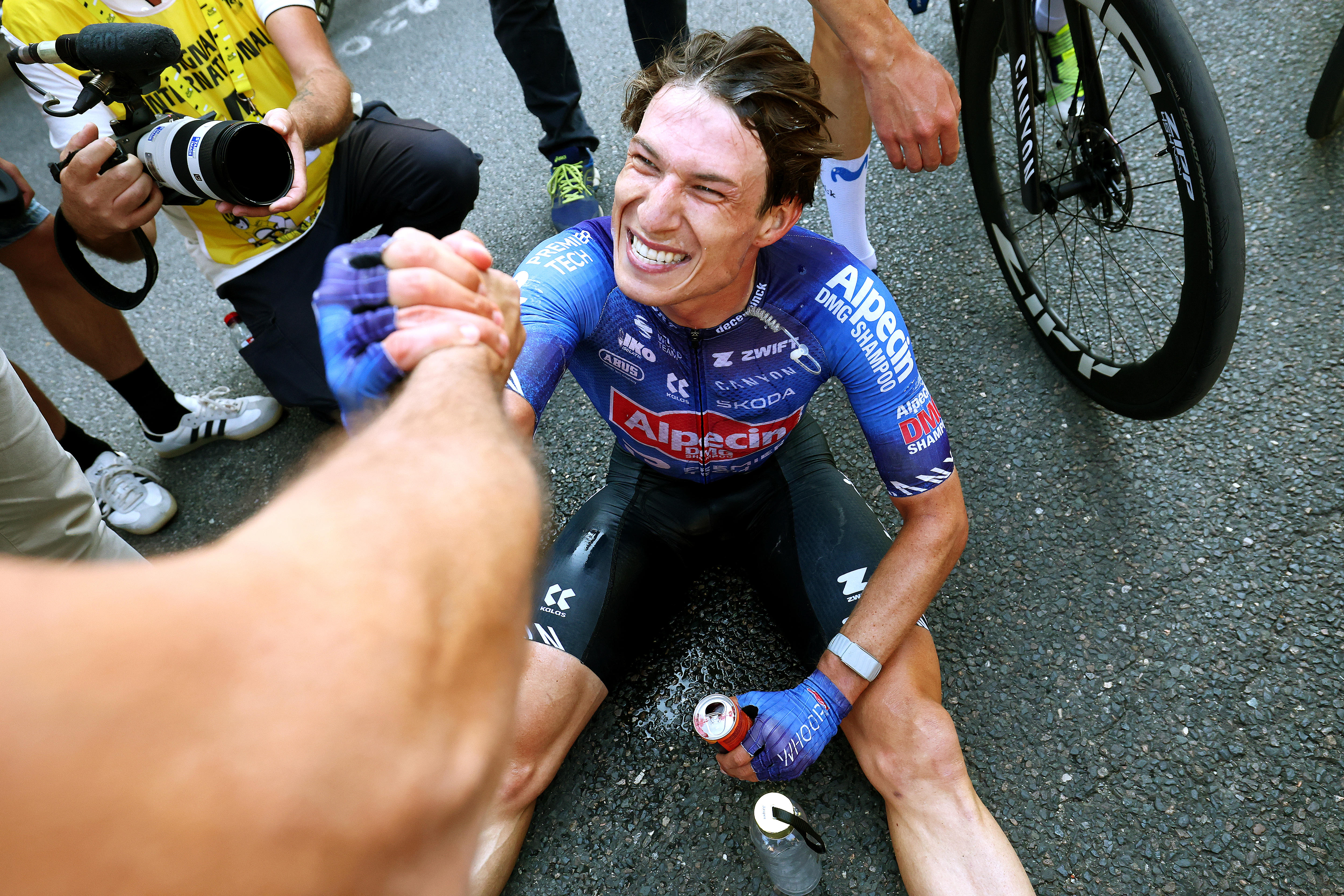 Jasper Philipsen's Emotional Stage Win: A Team Effort at the Tour de France (2026)