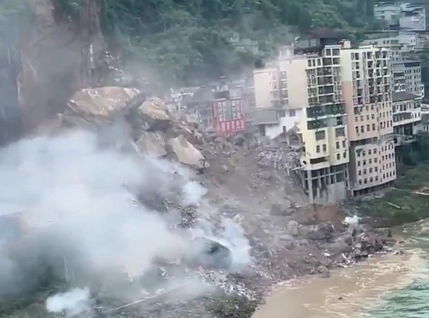 Landslide in Pengshui, China: Rescue Efforts Underway, Infrastructure Damaged (2026)