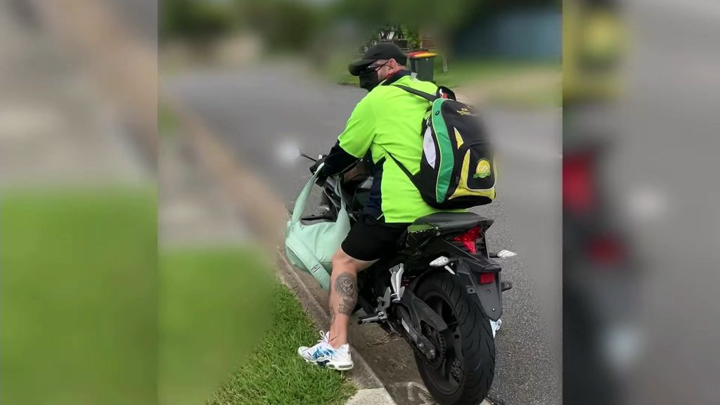 Queensland Police Desperately Seeking Public Assistance To Find - Classic Desktop Gradient Textures | Free Download