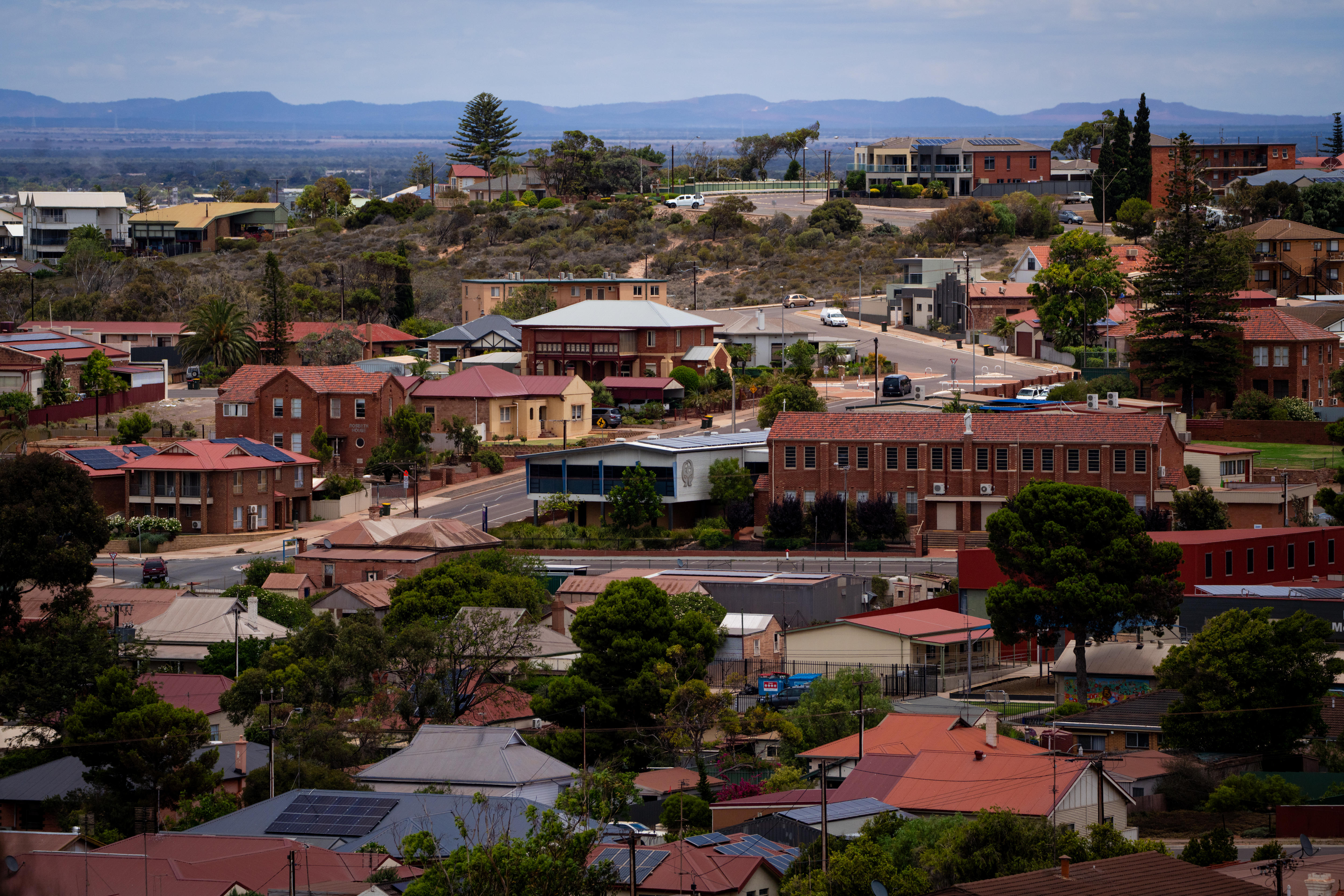 High Interest Rates & Housing Market 2024: What's Next? (2026)