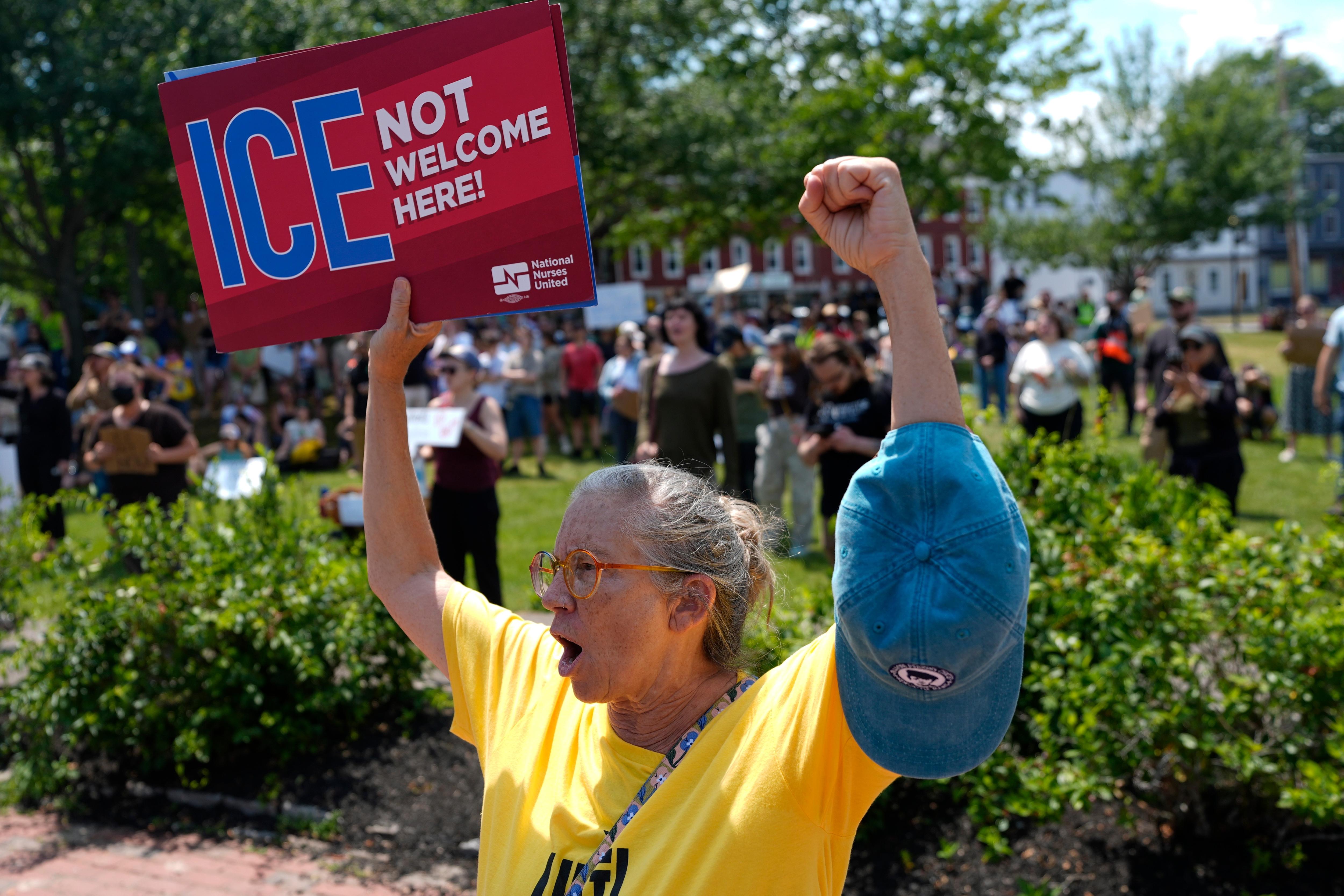 ICE Vehicle Stops Suspended: A Look at the Deadly Shootings and Their Impact (2026)