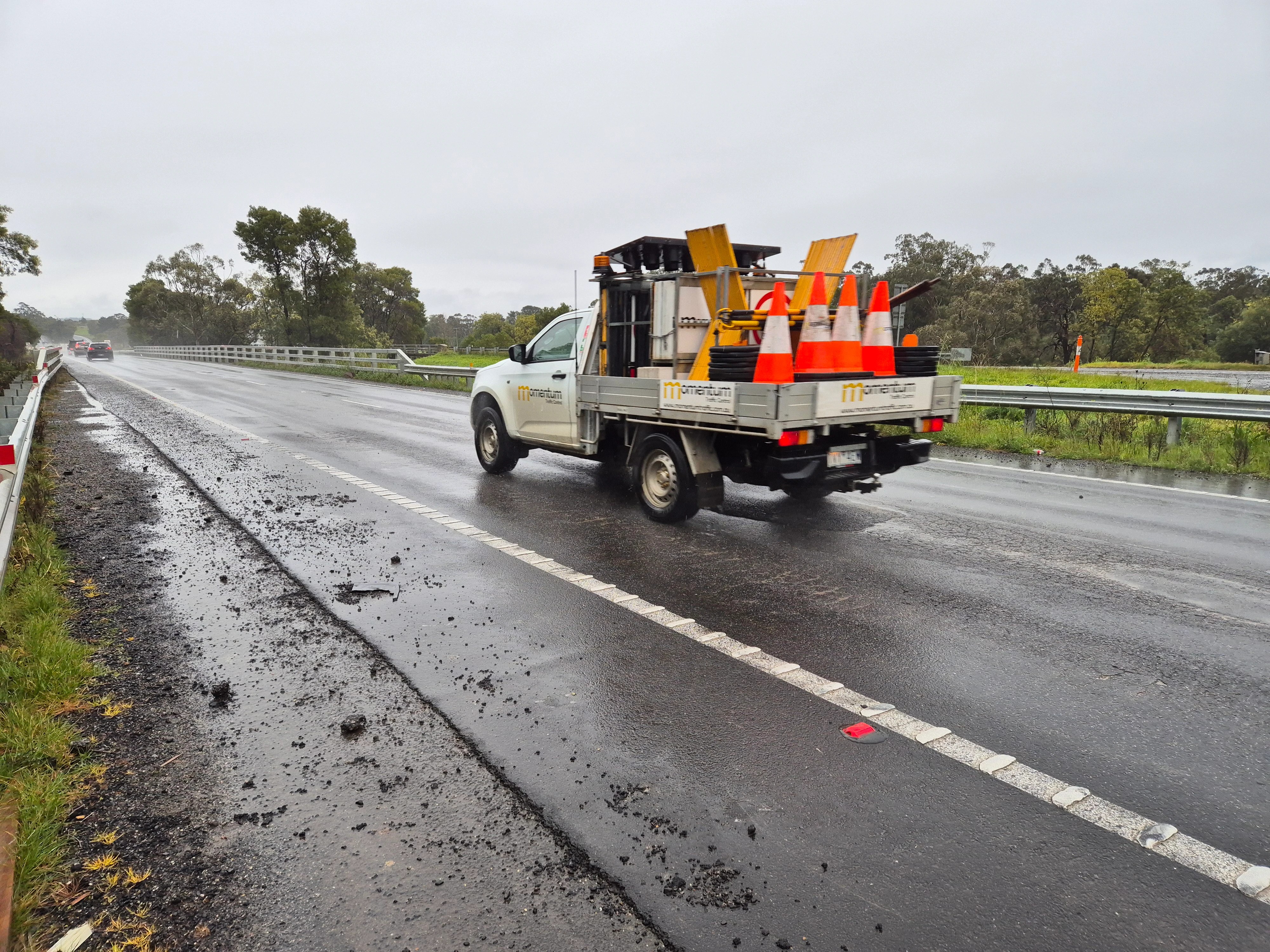 Pothole Carnage on Princes Freeway: 30+ Vehicles Damaged in Bunyip, Victoria (2026)