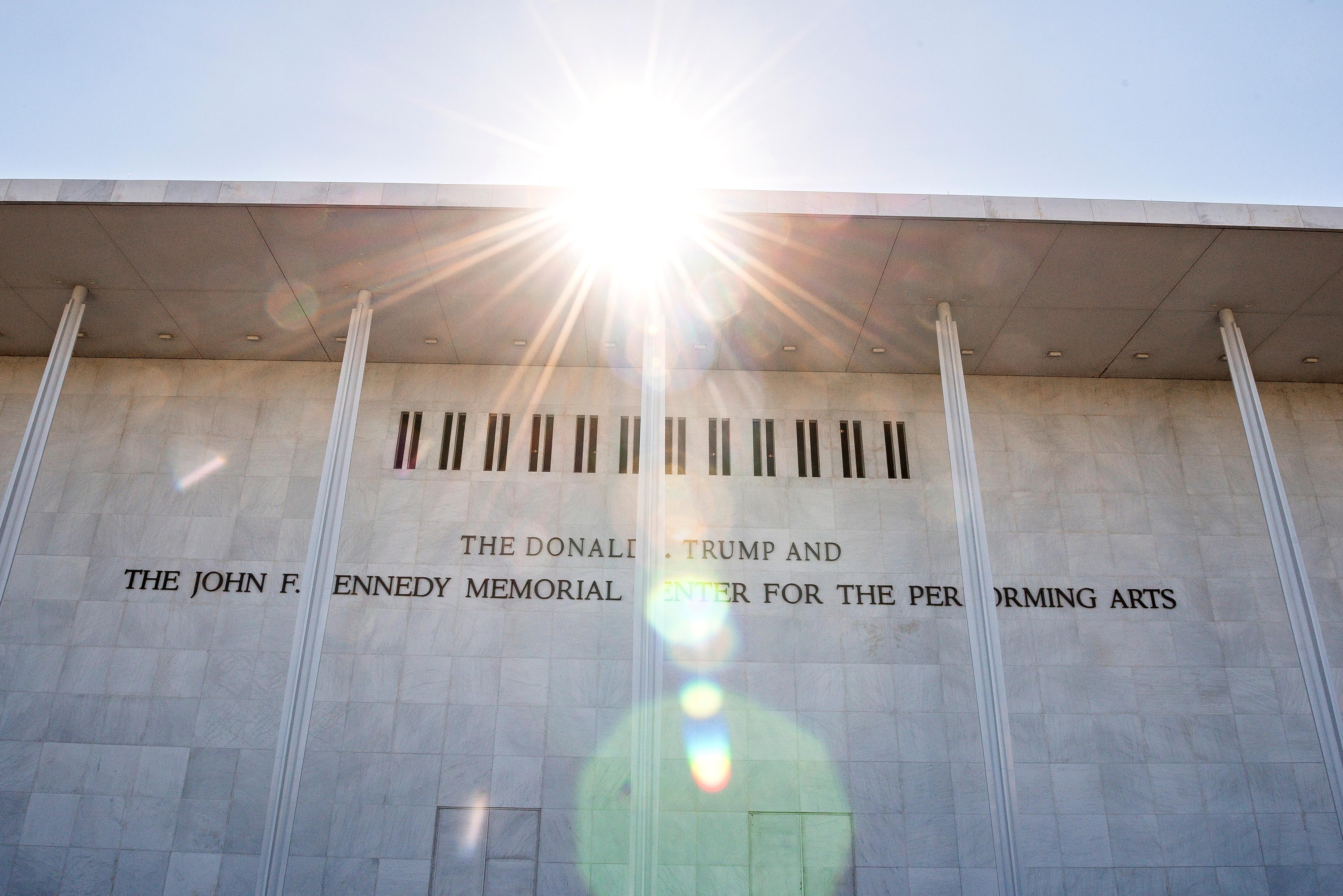 Trump's Kennedy Center Plans: A Legal Battle and a Transfer of Power (2026)