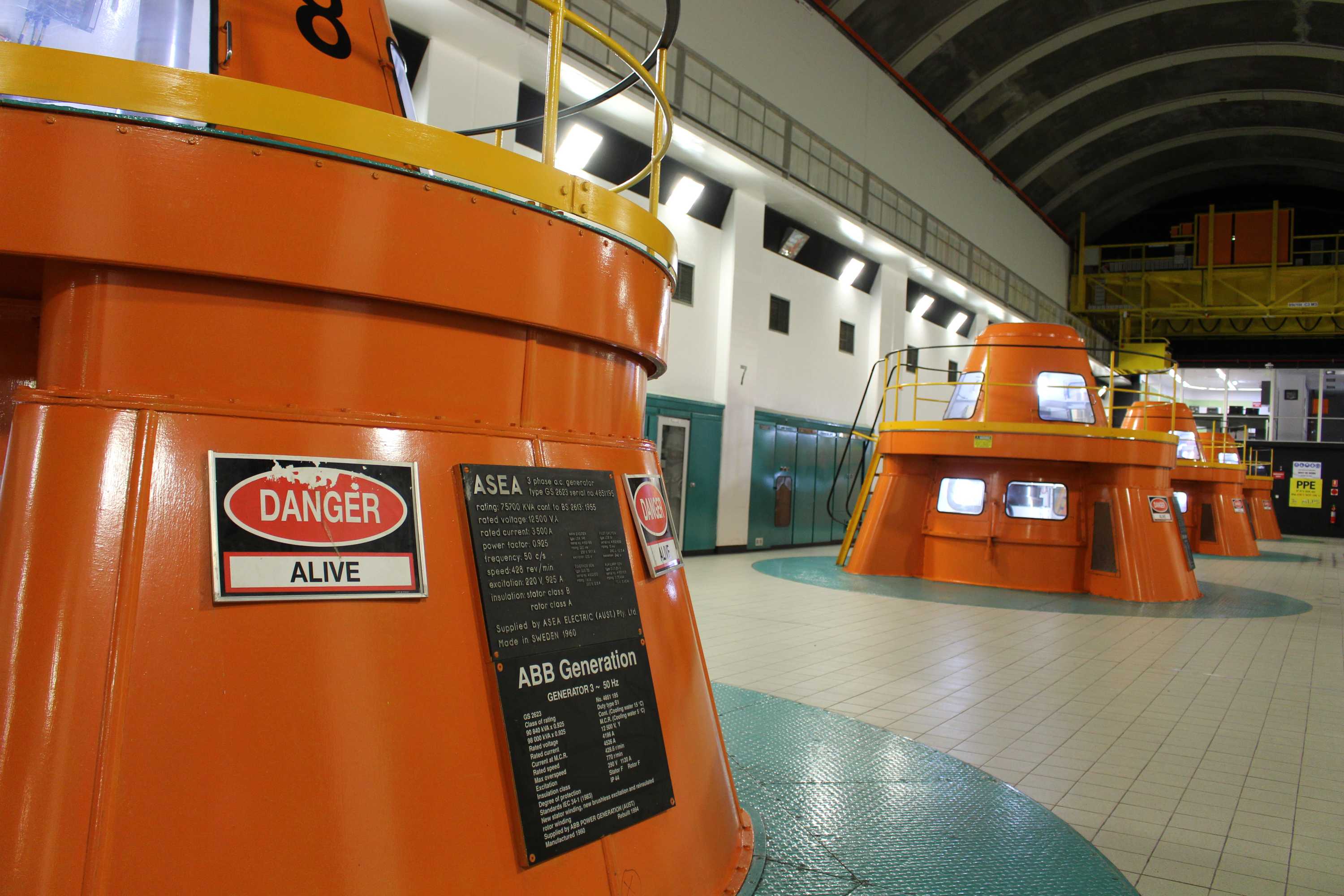 What Is Pumped Hydro Power And How Does It Work - Colorful Image Collection - Mobile Quality