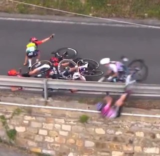 Cyclist Debora Silvestri's Harrowing Crash: 5 Broken Ribs at Milan-San Remo 2026 (2026)