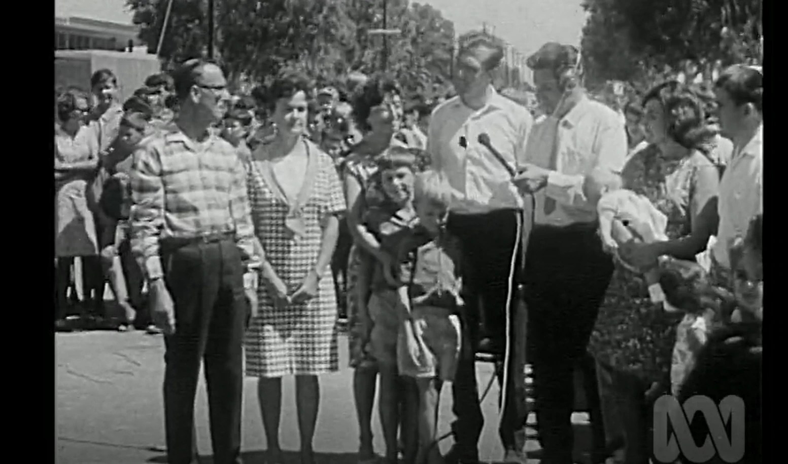 Reuniting UK Families: Carnarvon's 1966 Live Telecast & Tech History (2026)