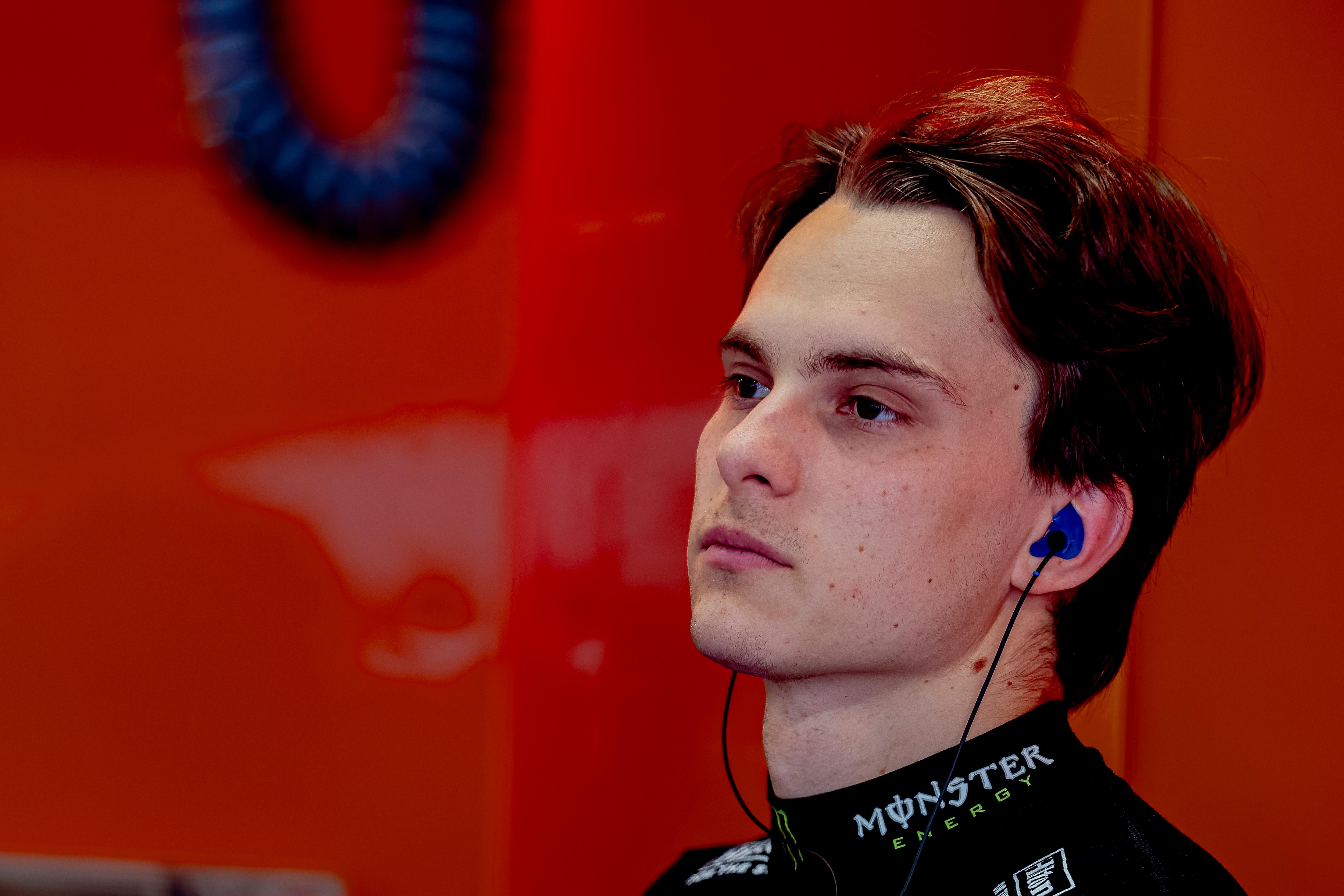F1 Barcelona-Catalunya Grand Prix: Oscar Piastri's Seventh Place Start and Championship Update (2026)