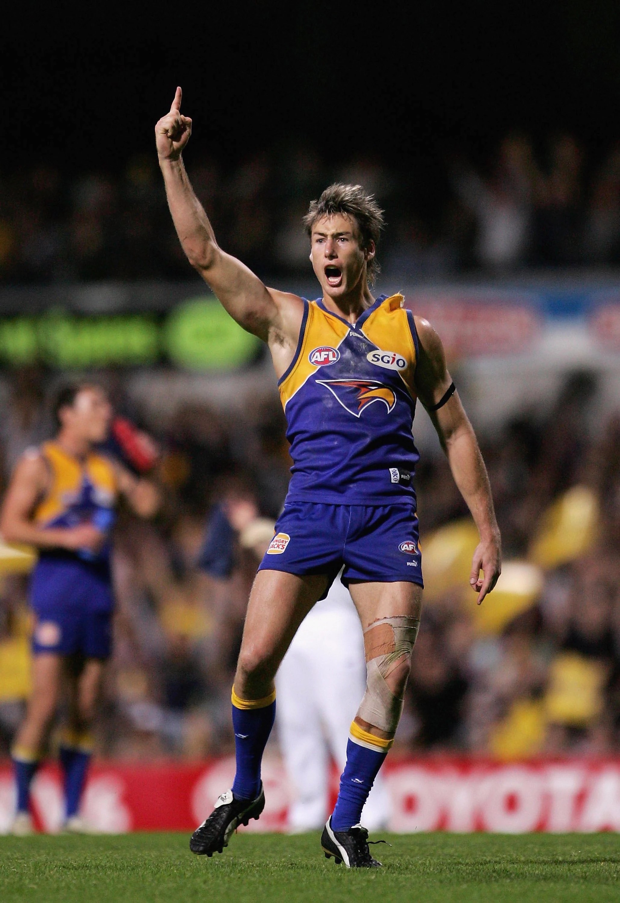 Adam Hunter, former West Coast Eagles AFL premiership player, dies aged 43