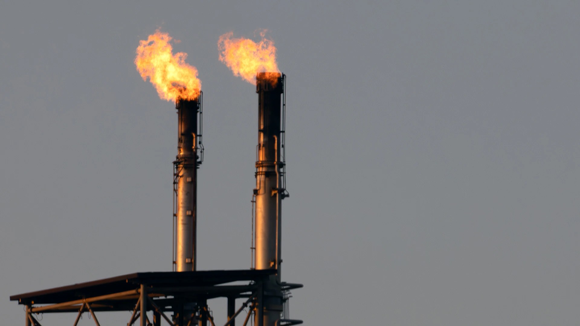 Batteries vs Gas Plants: How Data Centers Are Changing Energy Costs (2026)