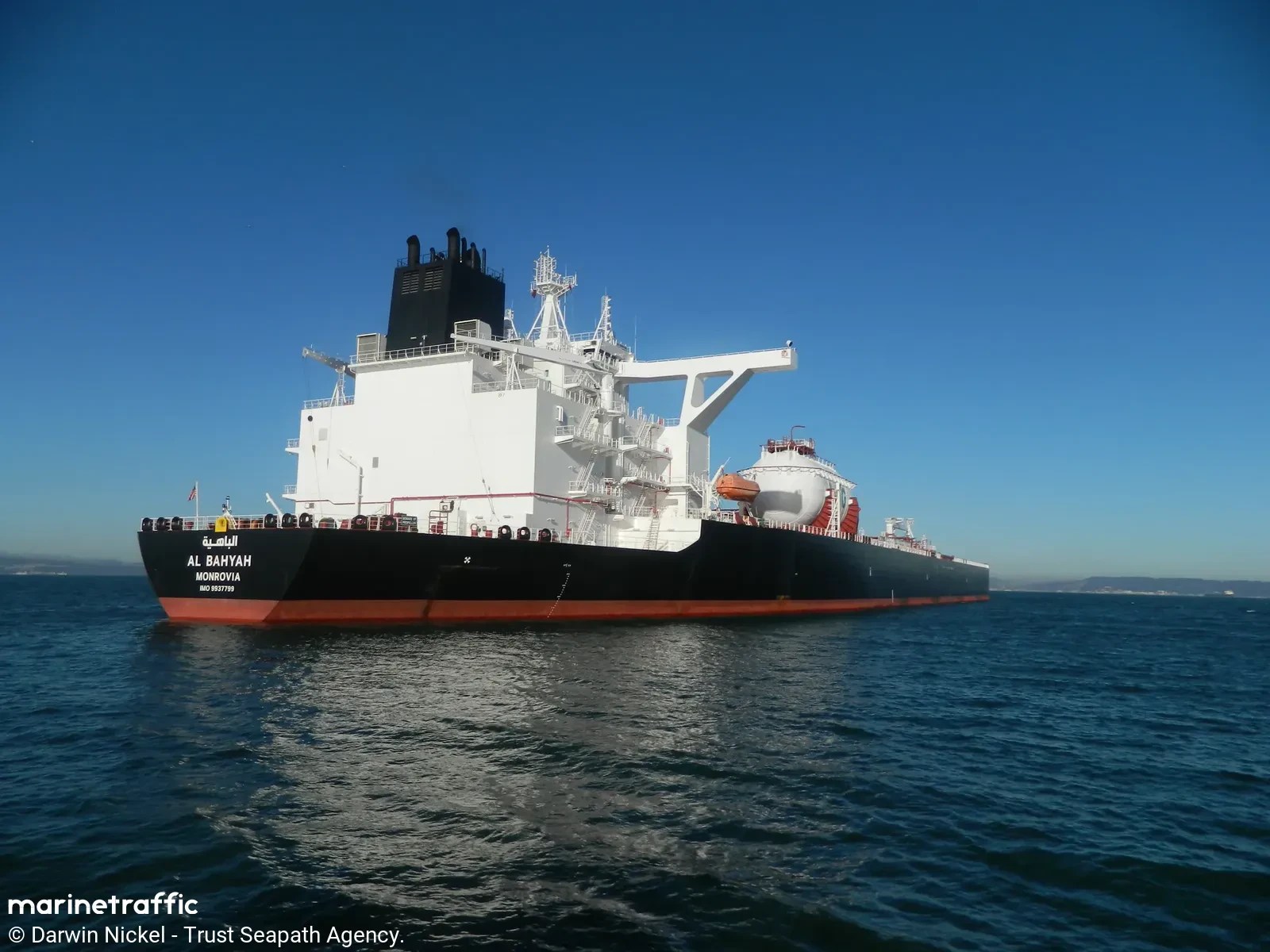 Strait of Hormuz Crisis: Iran's Targeted Attacks on Tankers Explained (2026)