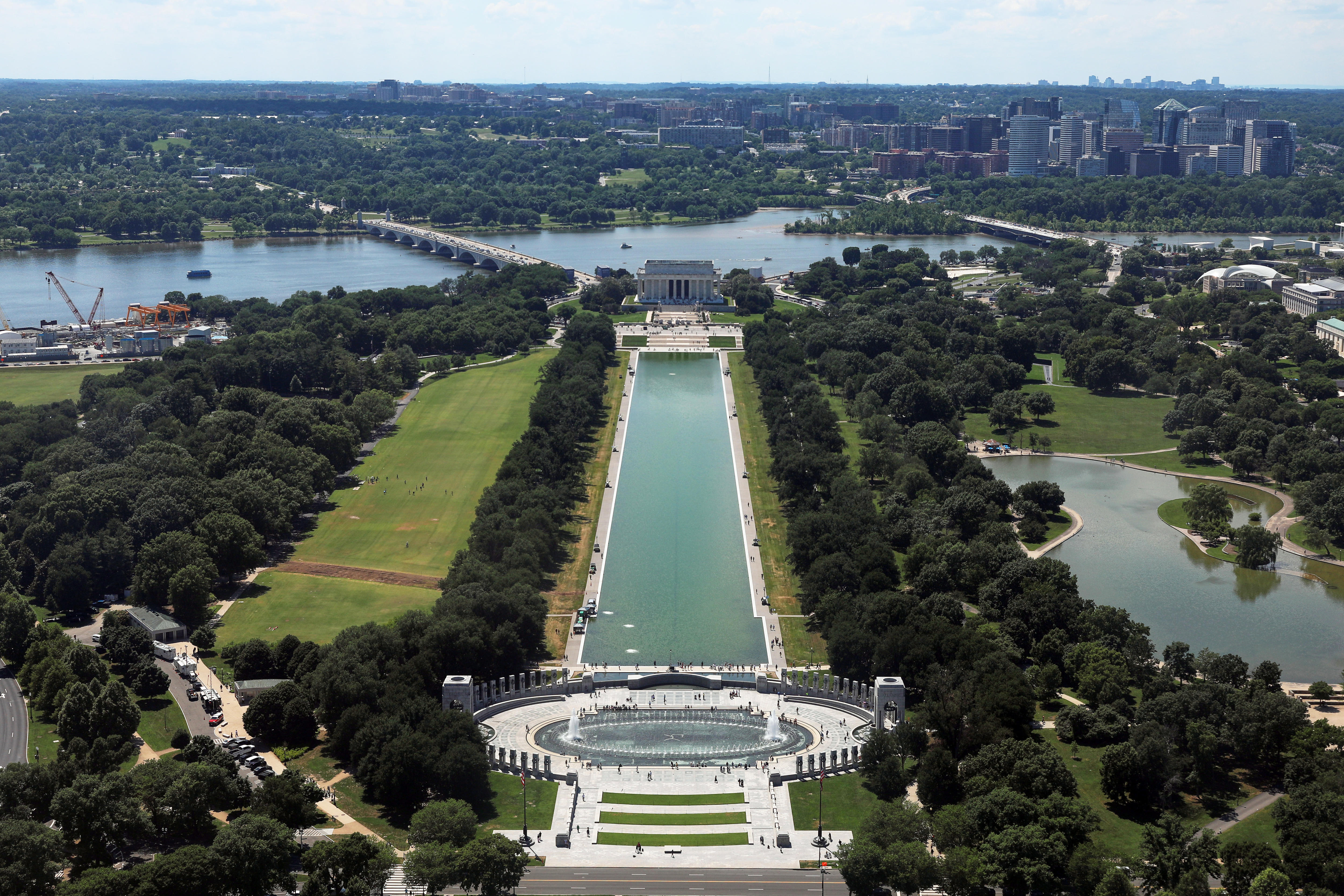 Why Trump's $20 Million Lincoln Memorial Reflecting Pool Turned Green (2026)