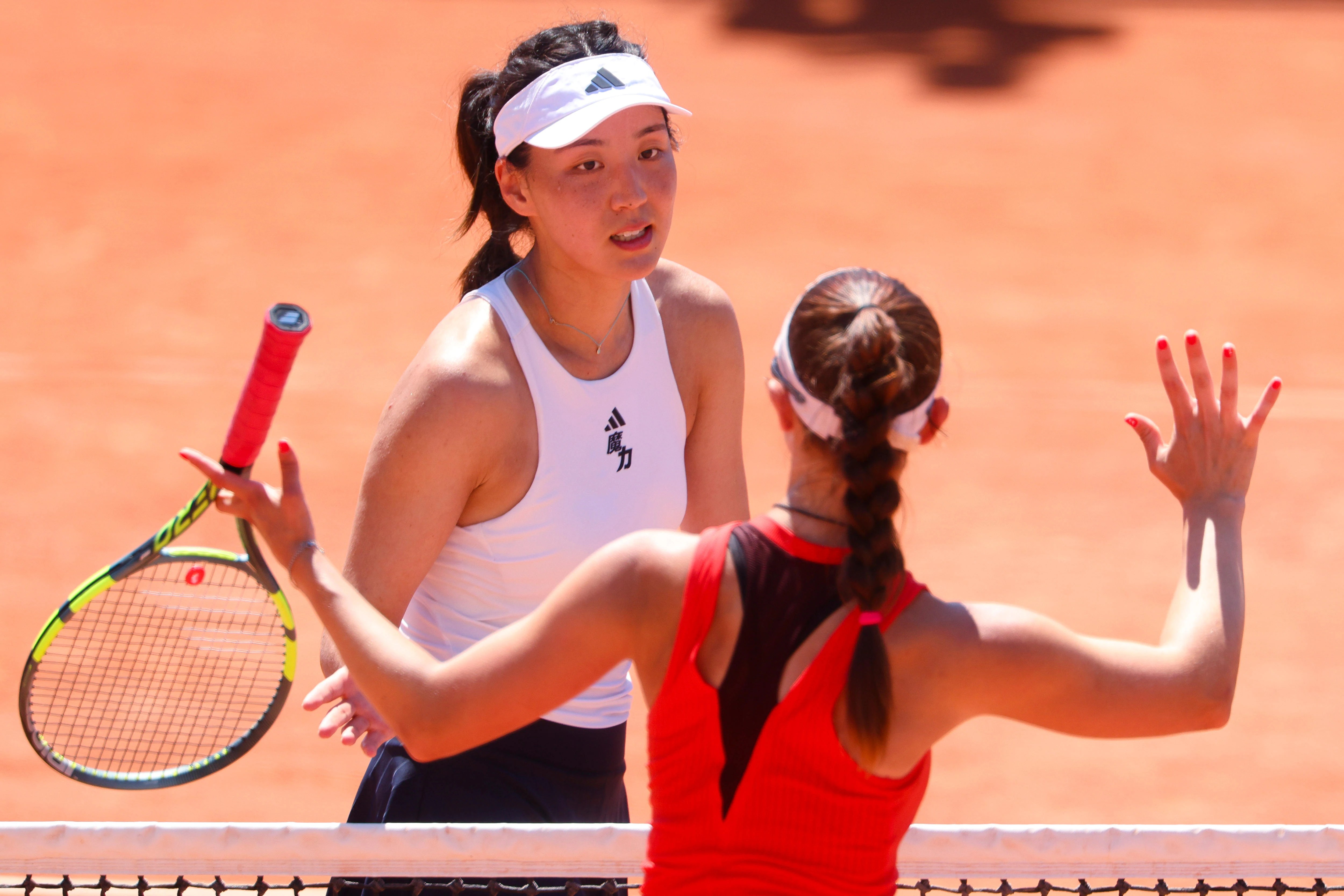 French Open Drama: Handshake Snub, Rybakina Upset & Świątek's Fight | Women's Tennis Highlights (2026)