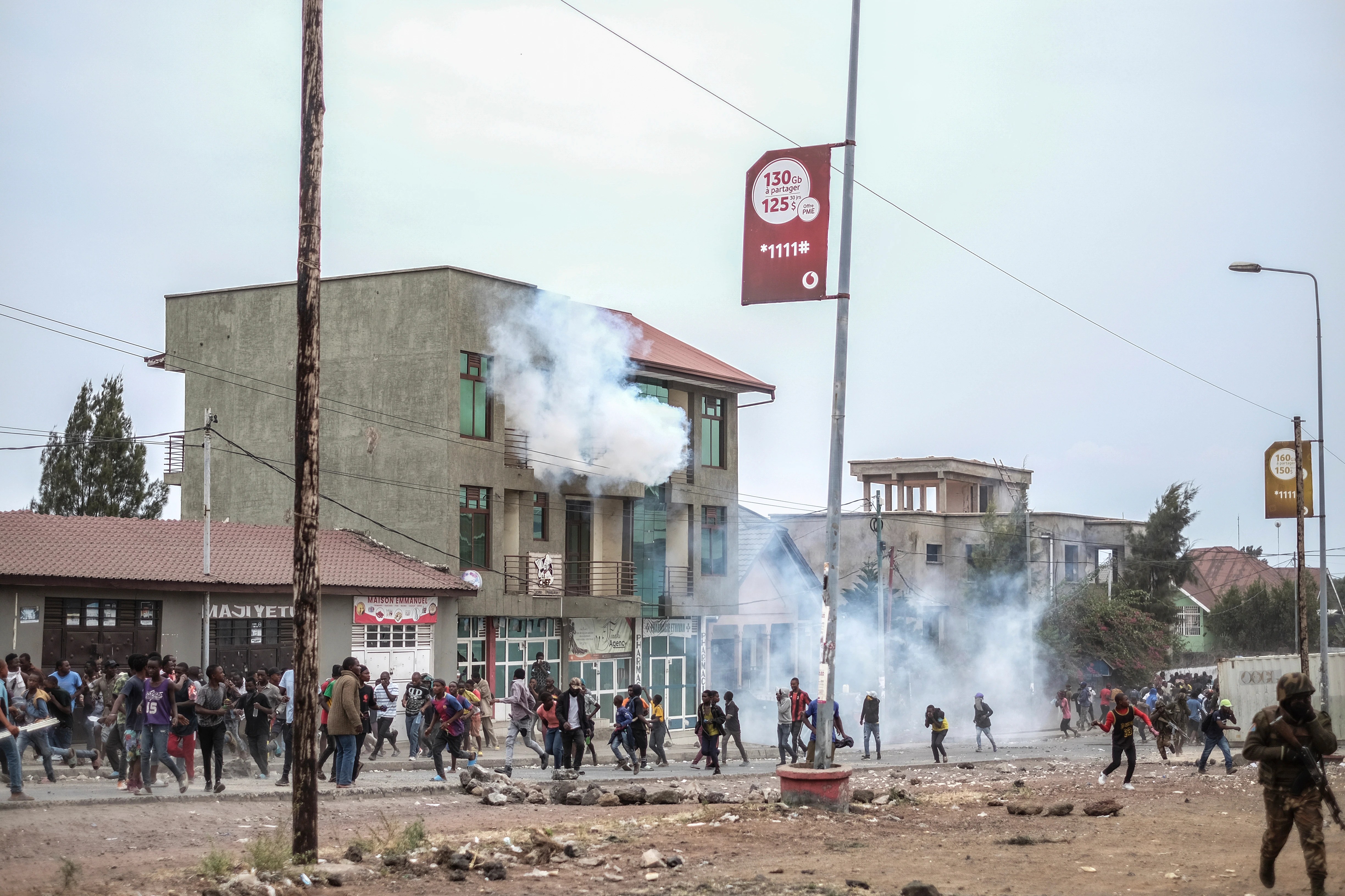 At Least 15 Killed As Anti U N Protests Flare In Congo - Premium Vintage Wallpaper Gallery - Mobile