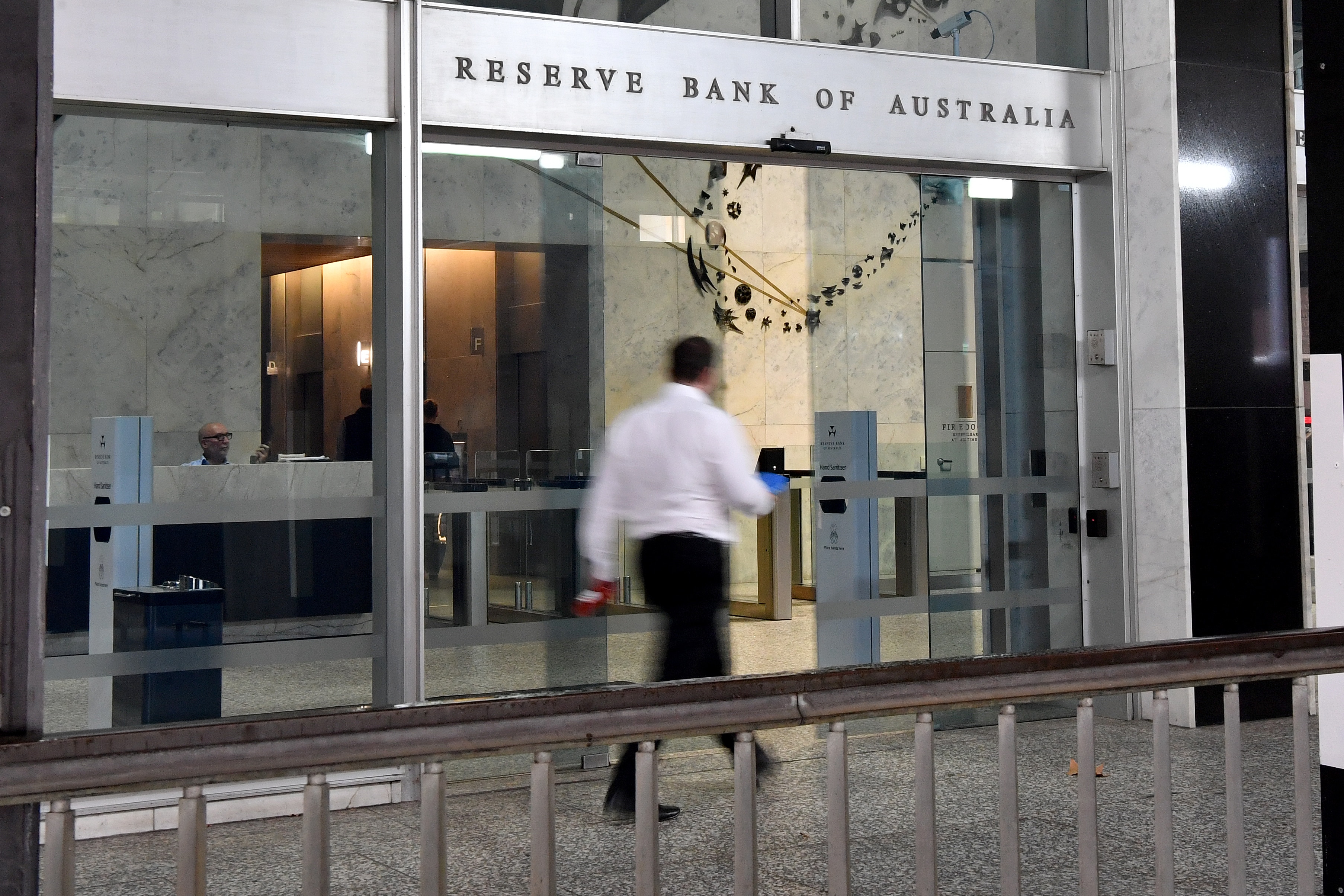 Australia's Interest Rates Hold at 4.35% Amid Economic Slowdown: What's Next? (2026)
