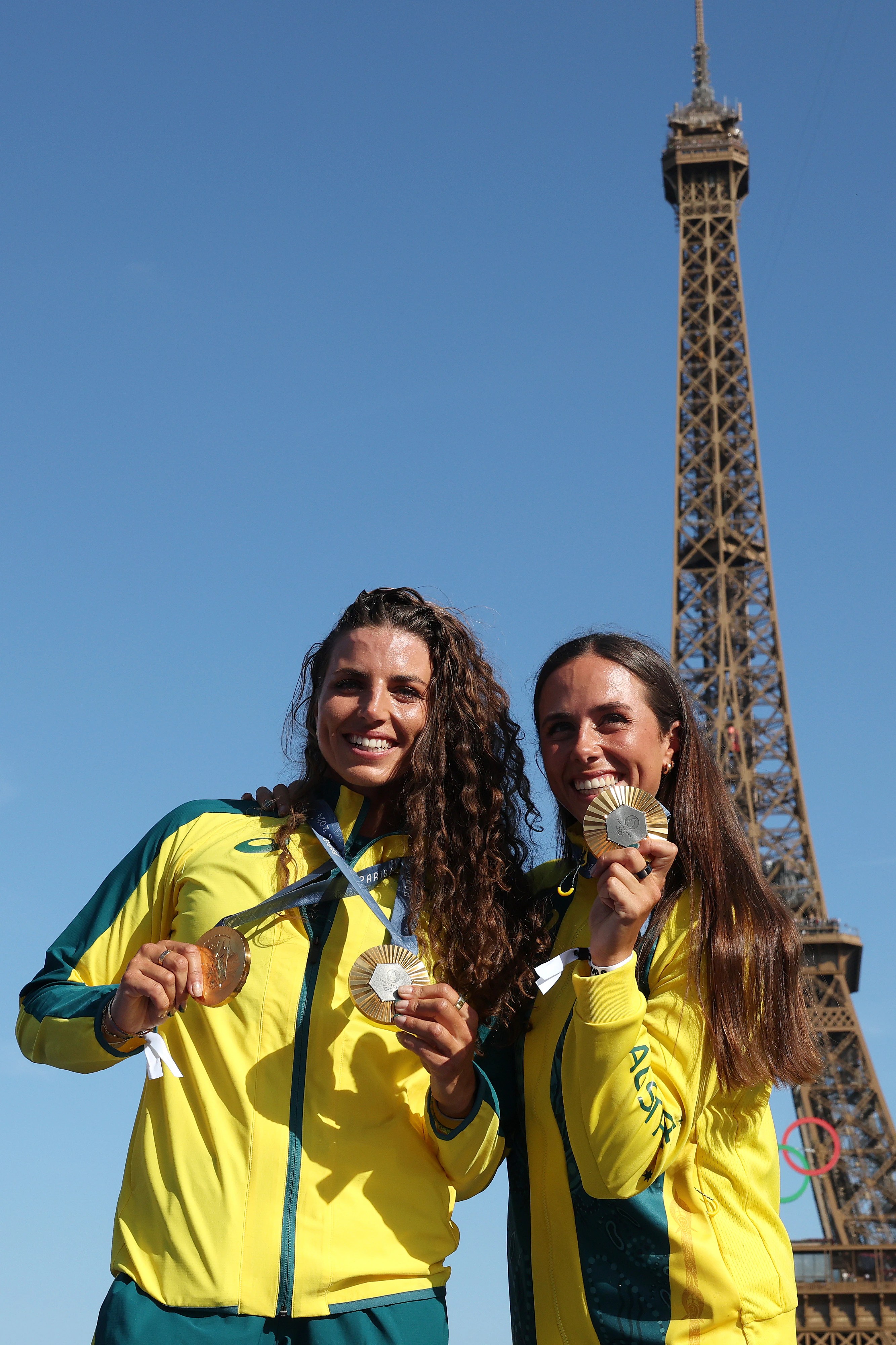 Jess and Noemie Fox: Gold Medal Winners at ICF Canoe Slalom World Championships (2026)