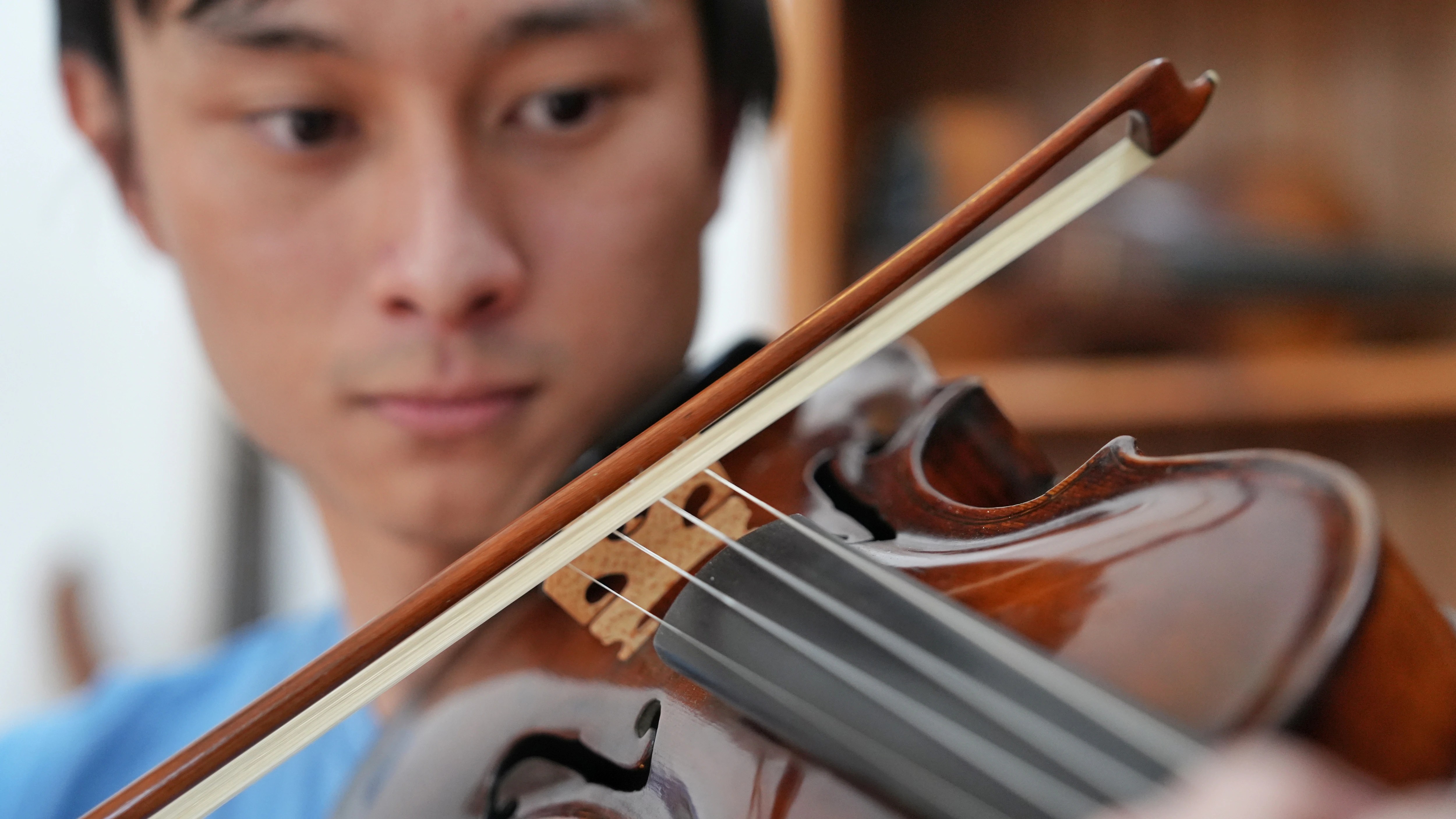 Unveiling the Secrets of a 1700s Violin: A Musical Mystery (2026)